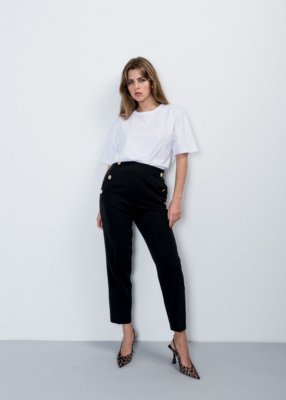 PANTALÓN RECTO BOTONES