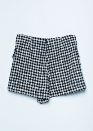 SHORT CON SOBREFALDA