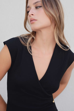 VESTIDO MIDI PUNTO APLIQUE DORADO