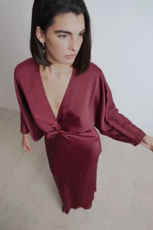 VESTIDO SATINADO NUDO