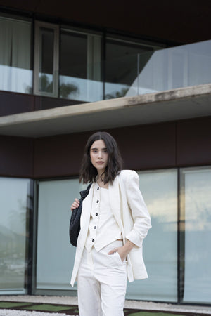 BLAZER DETALLE FRUNCE CON LINO