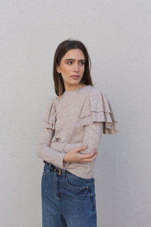 CAMISETA CON VOLANTES