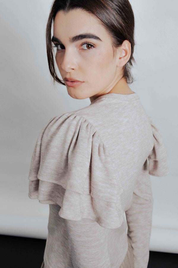 CAMISETA CON VOLANTES