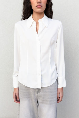 CAMISA ENTALLADA PINZAS