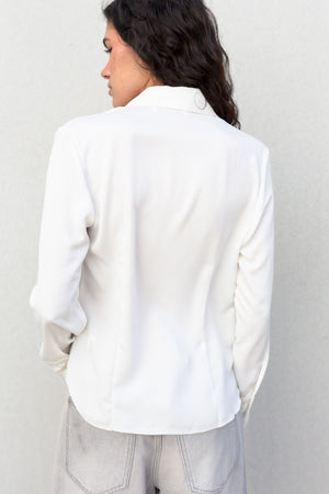 CAMISA ENTALLADA PINZAS